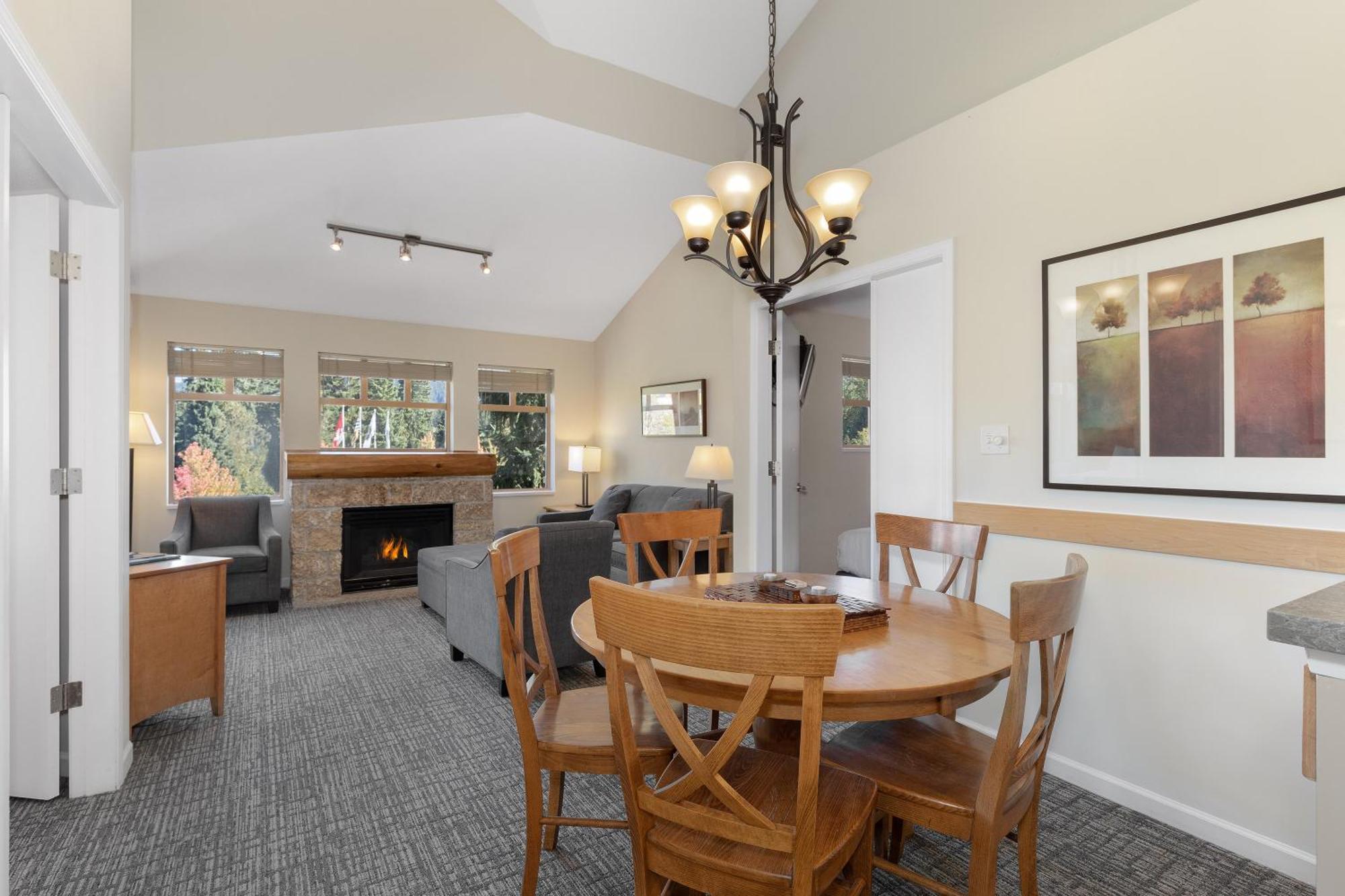 Tyndall Stone By Whiski Jack Apartment